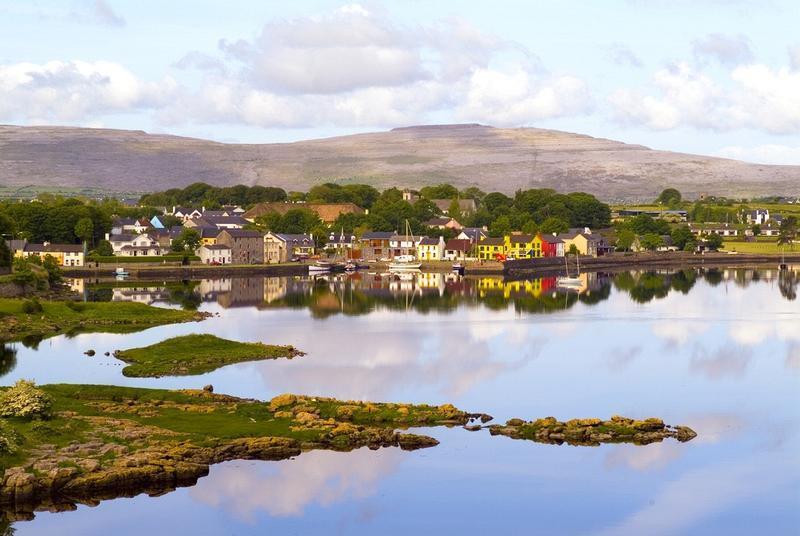 Dunguaire Castle, Kinvara, County Clare, Ireland загрузить