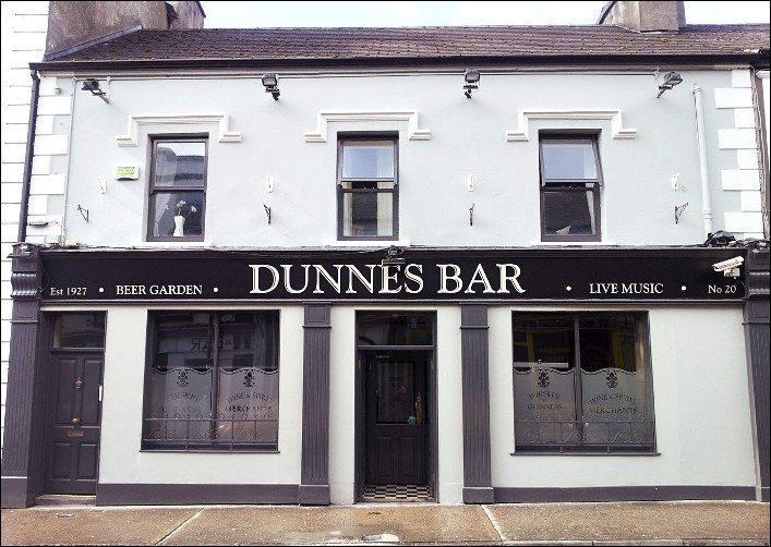 Carrick-on-Shannon is one of the towns that have the best pubs in Ireland.