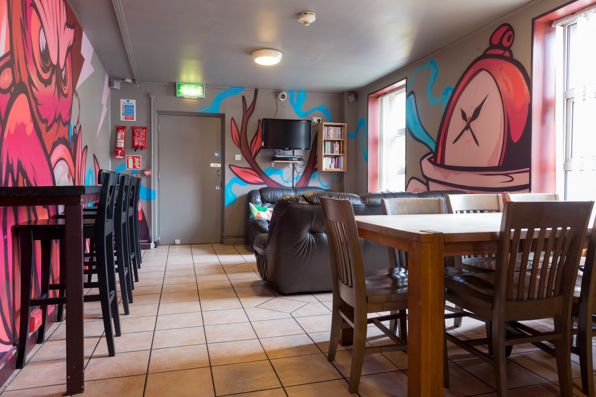 dublin tourism hostels