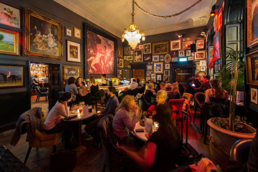 Eating out in Dublin vs New York tells us which is the better cost comparison and the winner is Dublin.