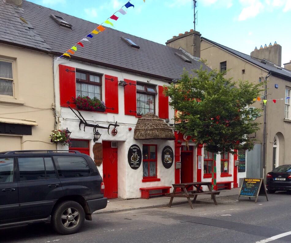The Auld Shebeen is a brilliant family-owned traditional Irish pub and one of the best pubs and bars in Ballina. 