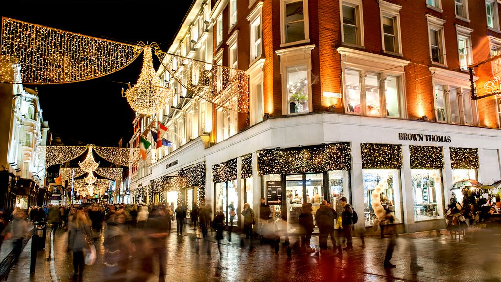 When everyone is shopping with Santa hats on, you can be sure Christmastime is here