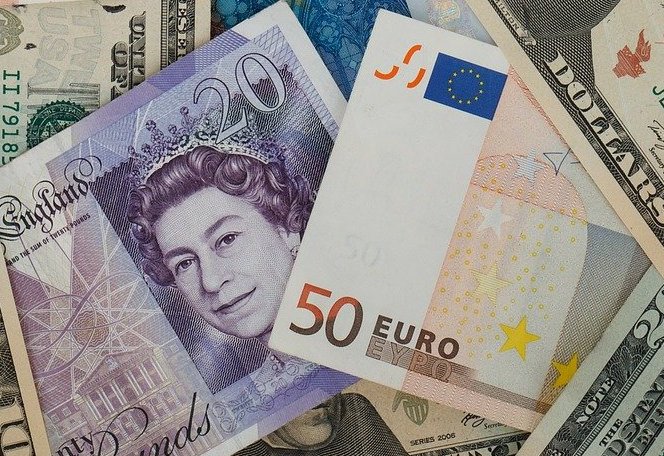 10 le differenze tra l'Irlanda del Nord e la Repubblica d'Irlanda includono currency