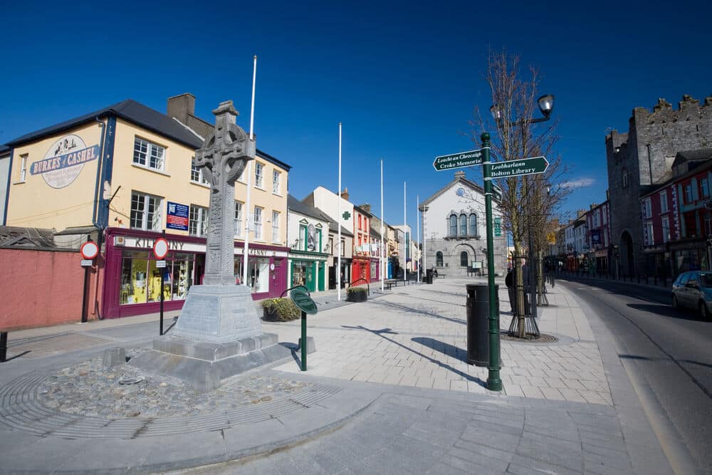 Visit the town of Cashel – one of the best reasons to visit the Rock of Cashel.