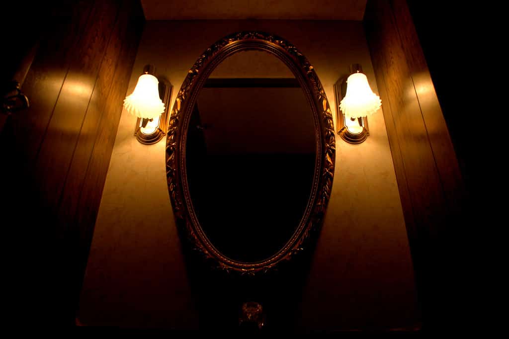 The story of the faceless lady is one of the most terrifying ghost stories in Ireland.