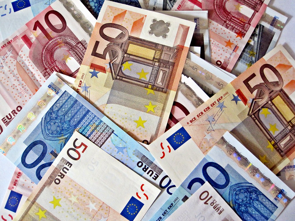 How much will you need for your Ireland road trip itinerary.