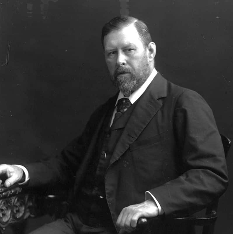Bram Stoker is one of the best Irish authors of all time.