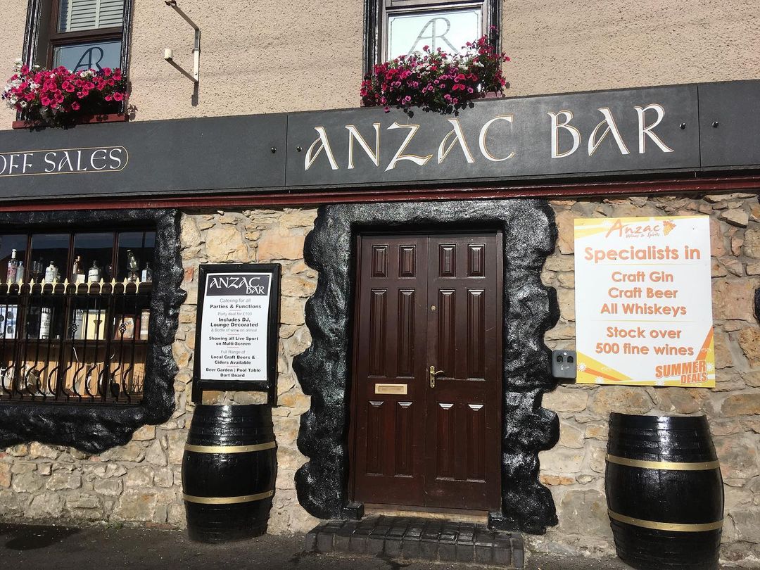 Top 5 BEST pubs and bars in Ballycastle EVERYONE NEEDS to visit