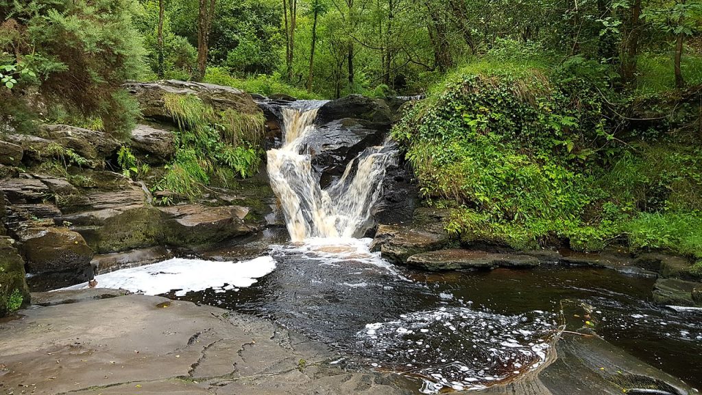 Clamp Hole is a three tiered waterfall.