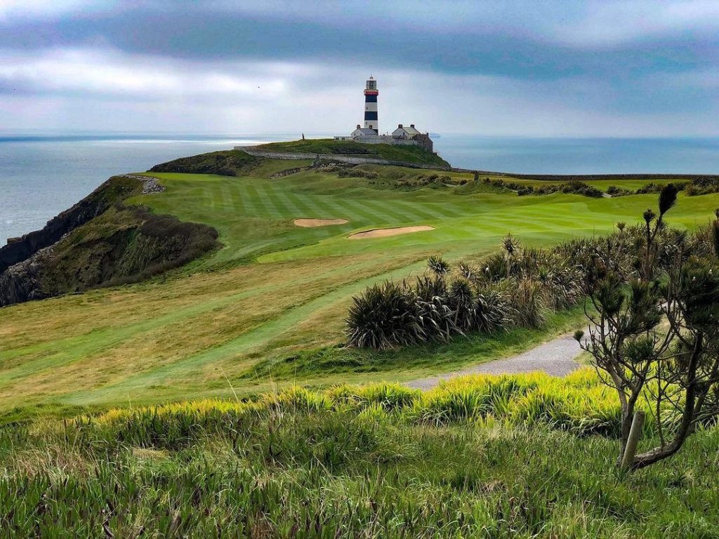 First place on our list of the best golf courses in Cork is Old Head Golf Links. 
