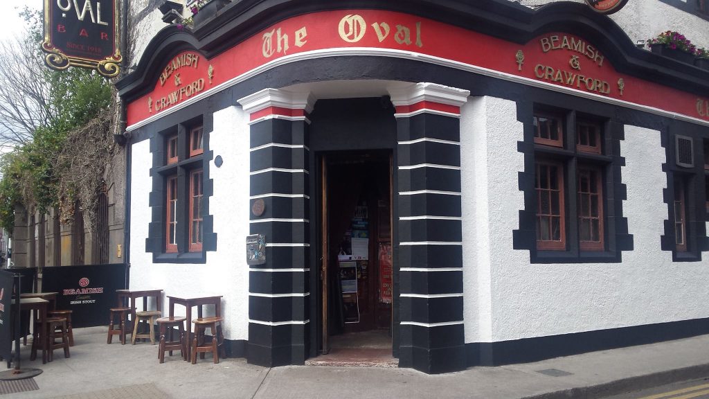 Similar to our last entry the Oval has quite an intimate atmosphere thanks to its candlelit setting.