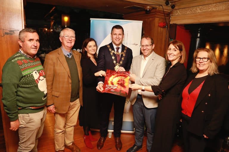The Mayor of the City of Galway, Cllr Eddie Hoare with some members of Bord Stiúrtha Ghaillimh le Gaeilge: (left to right) Pádraic Ó Ráighne, Aindriú D’Arcy, Bernadette Mullarkey, Pádraig Ó Beaglaoich, Siubhán Nic Grianna (Leaschathaoirleach) and Mary Rodgers.