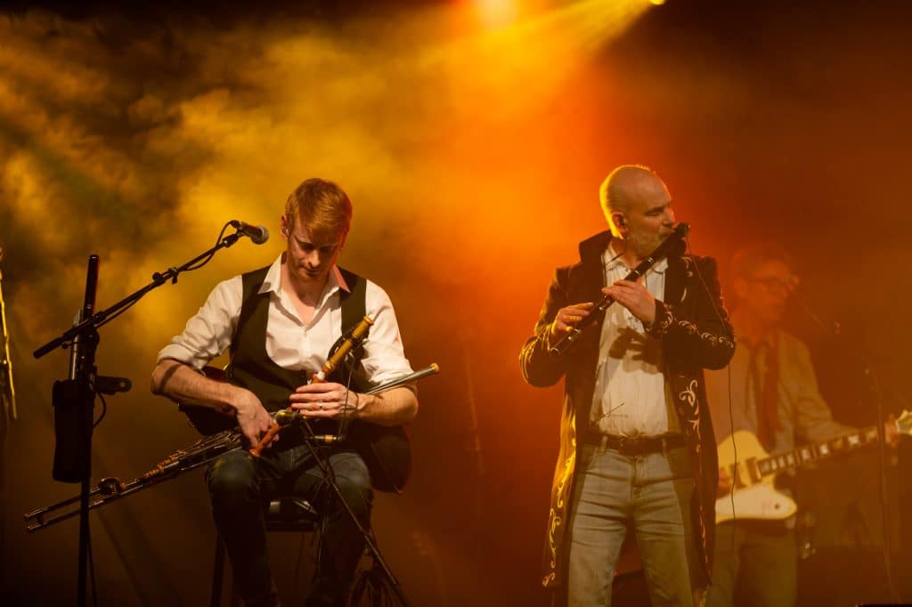 A picture of two musicians playing traditional music at the Temple Bar Tradfest.