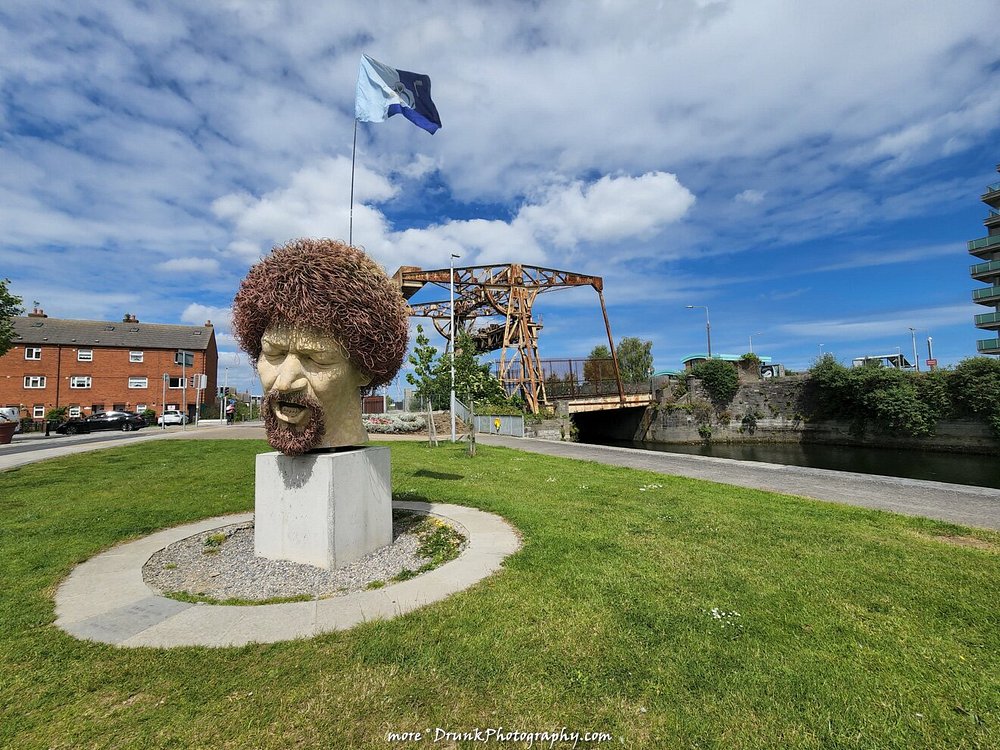 The head statue of Luke Kelly in Dublin.